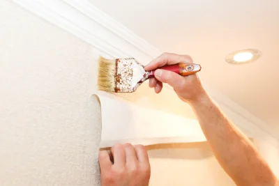 Pose de papier peint à Hanches — revêtements muraux et toiles de verre